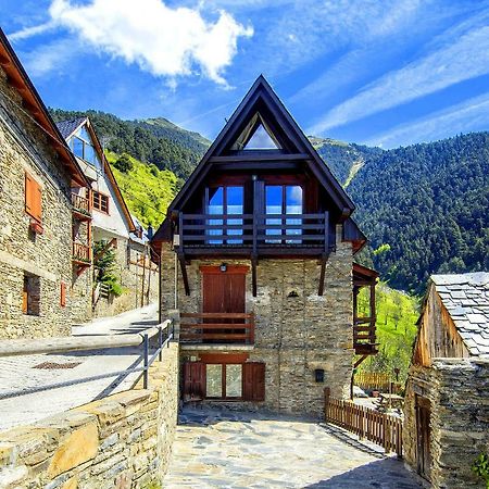 Apartamentos Aran Montcorbau Bagian luar foto