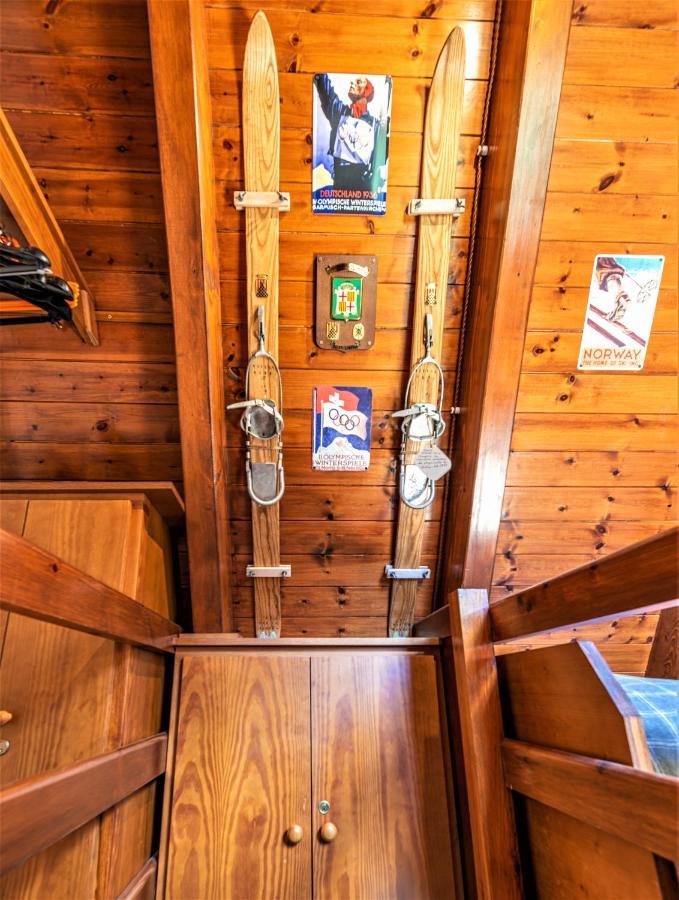 Apartamentos Aran Montcorbau Bagian luar foto