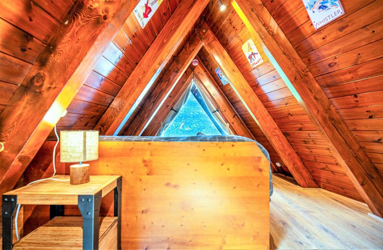 Apartamentos Aran Montcorbau Bagian luar foto