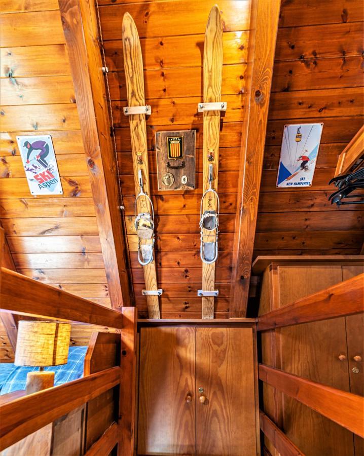Apartamentos Aran Montcorbau Bagian luar foto