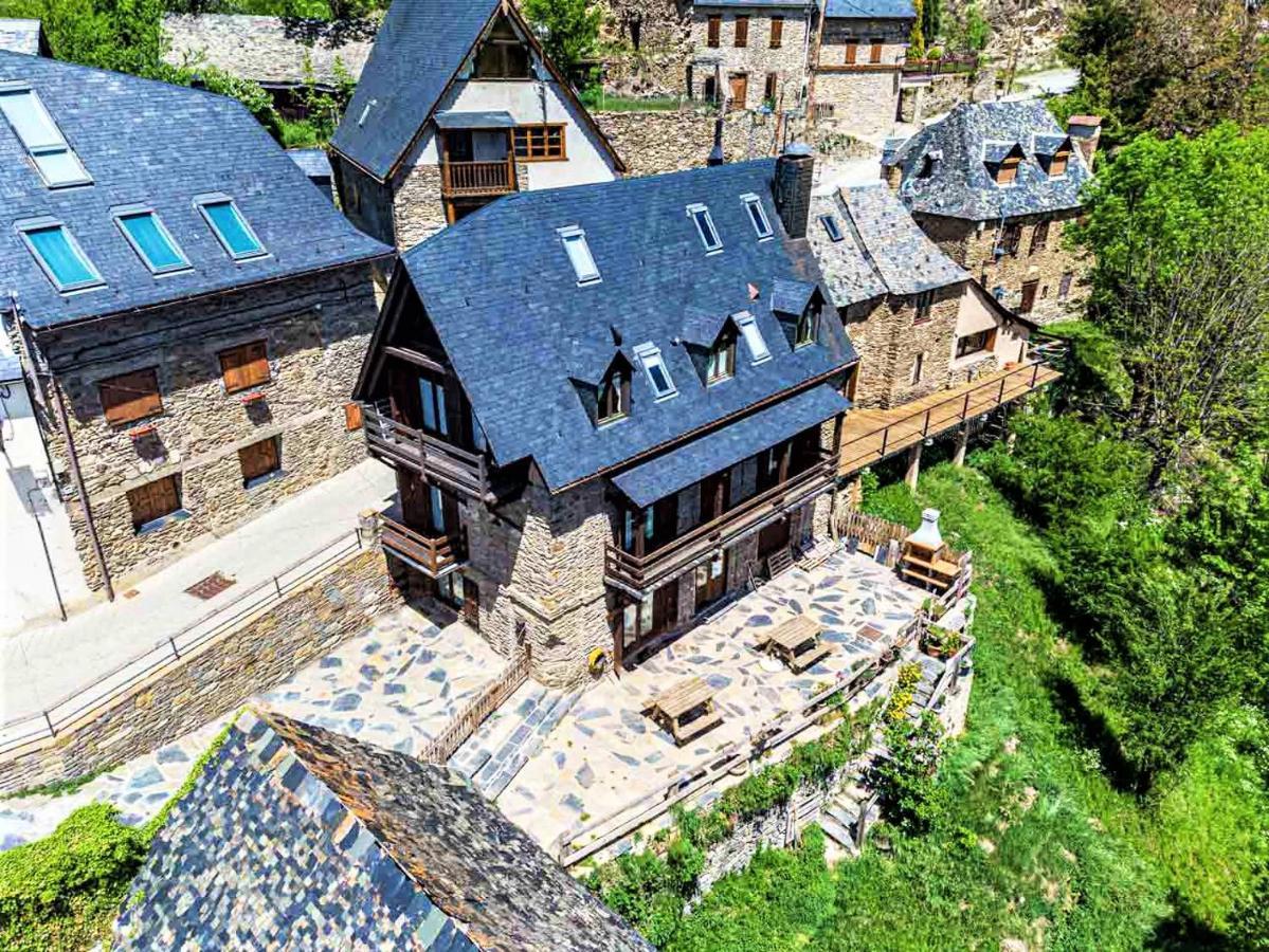 Apartamentos Aran Montcorbau Bagian luar foto
